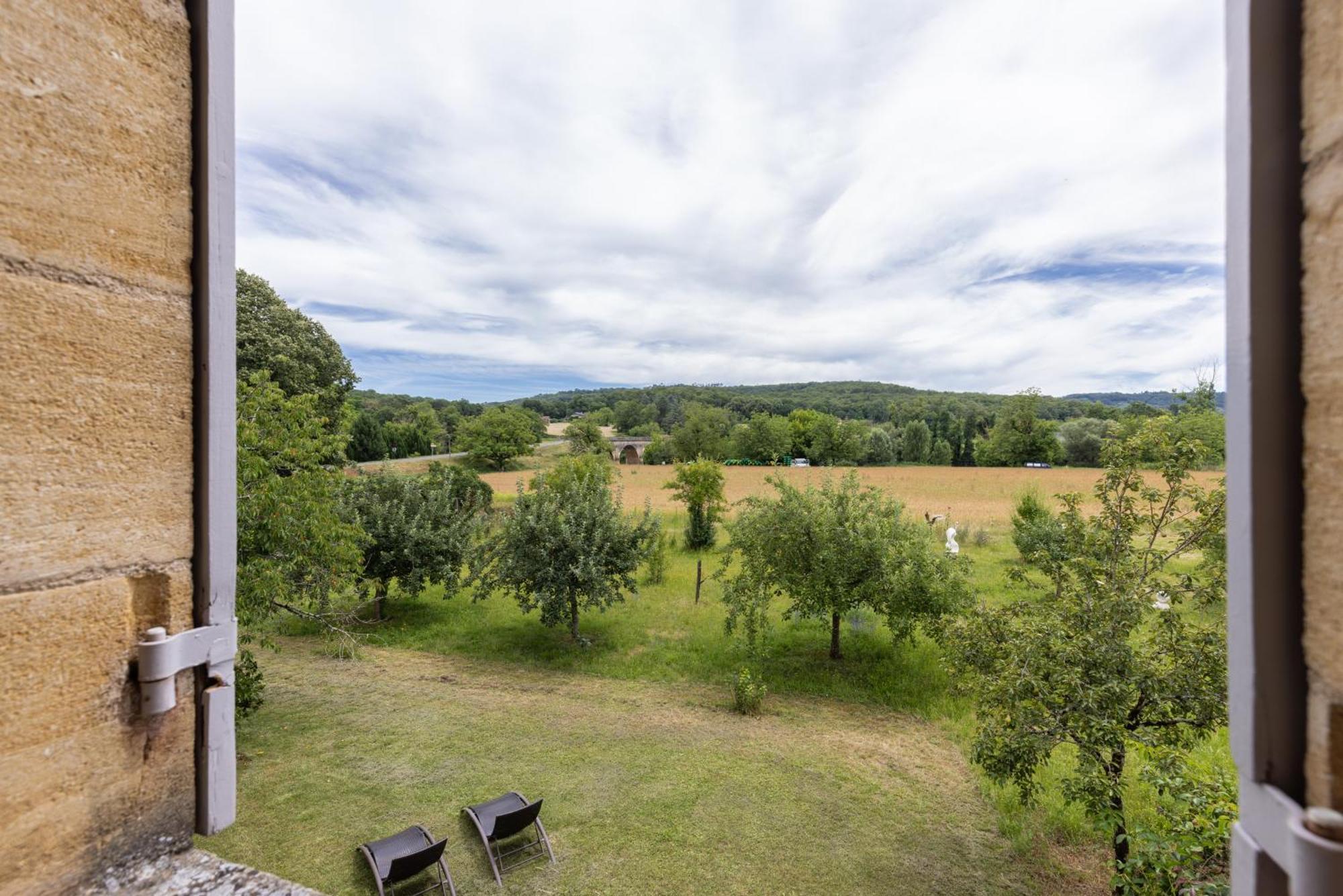 Hotel Archambeau Thonac Buitenkant foto